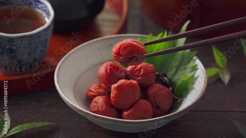 梅干しの小鉢｜和食の定番漬物・保存食