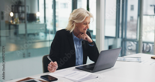 Quadro su tela Thinking, business woman or paperwork with laptop for investment strategy, IPS review or planning