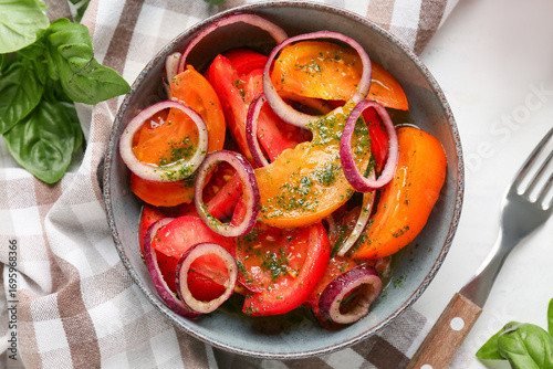 Fresh heirloom tomato and r...