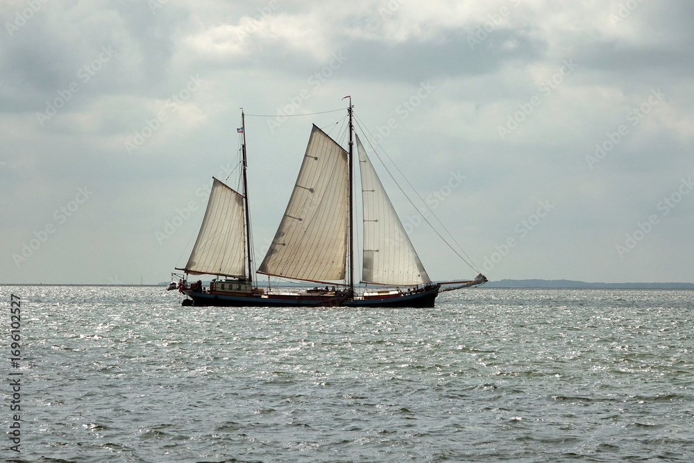 Fototapeta premium Sailing boat on sea