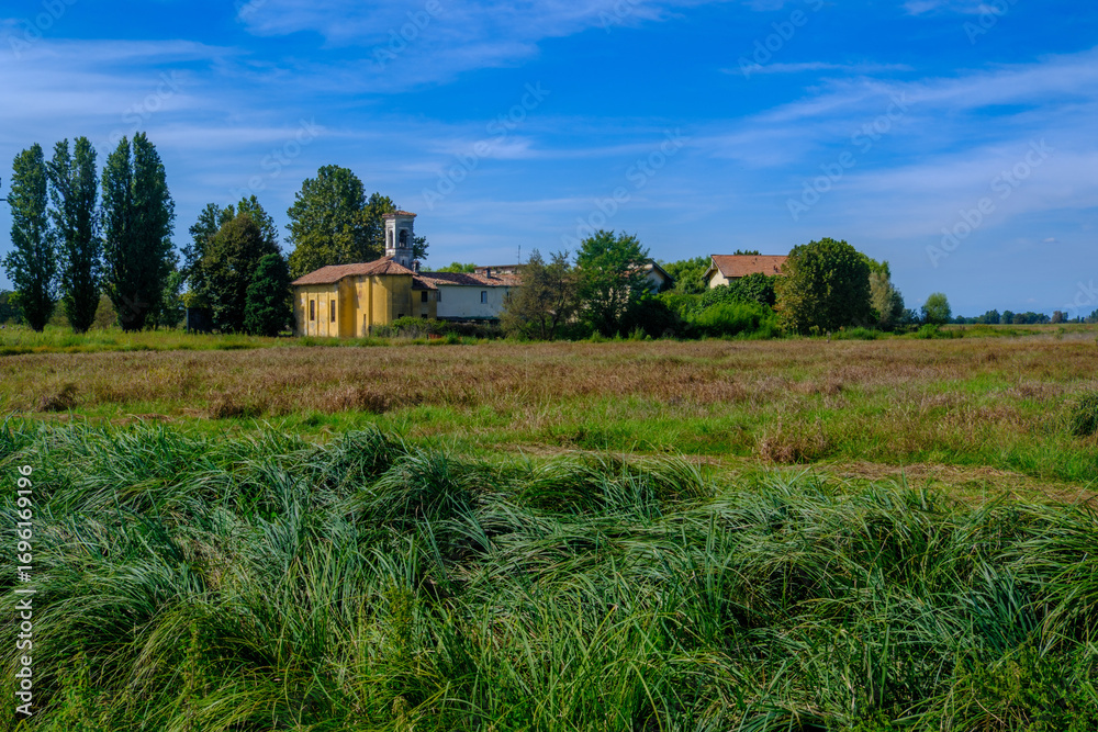 Obraz premium Country landscape near Noviglio, in Milan province, Italy