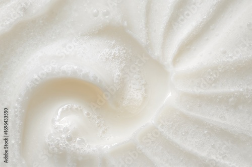 Detailed view of creamy mil...