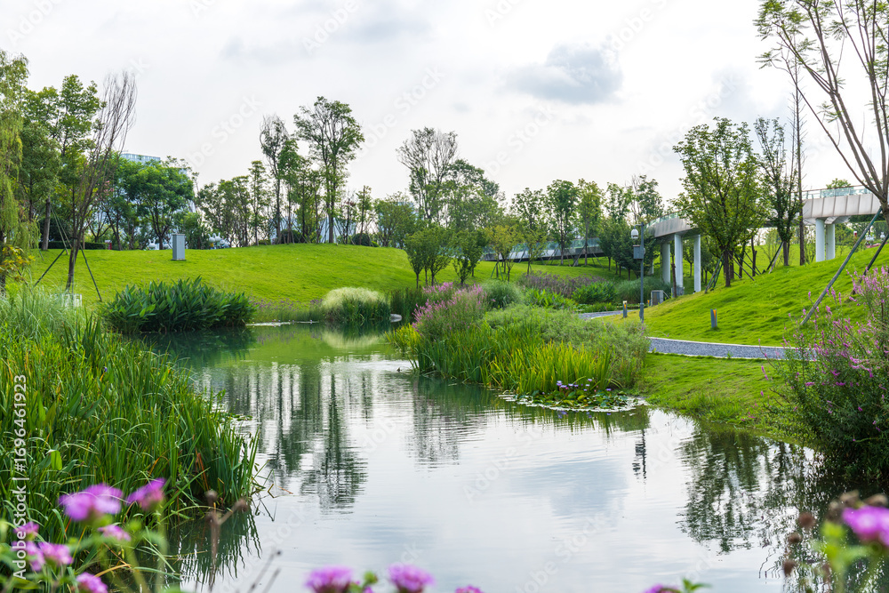 Obraz premium The ecological and green scenery of Jiaozi Park in Chengdu, Sichuan Province, China