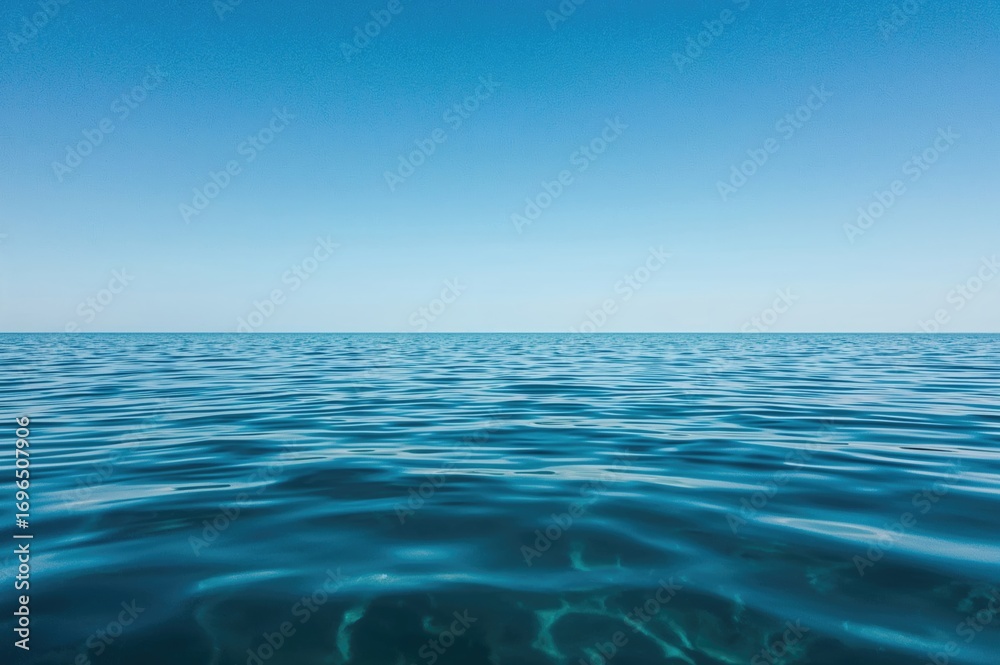 Obraz premium Serene ocean surface with gentle waves