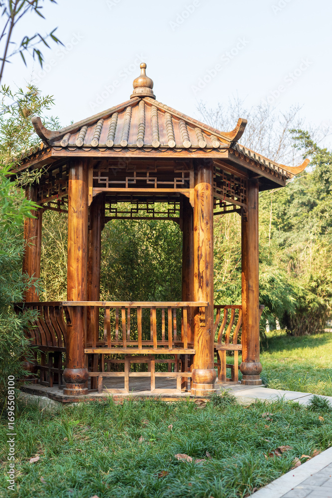 Naklejka premium Ancient-style wooden pavilion architecture