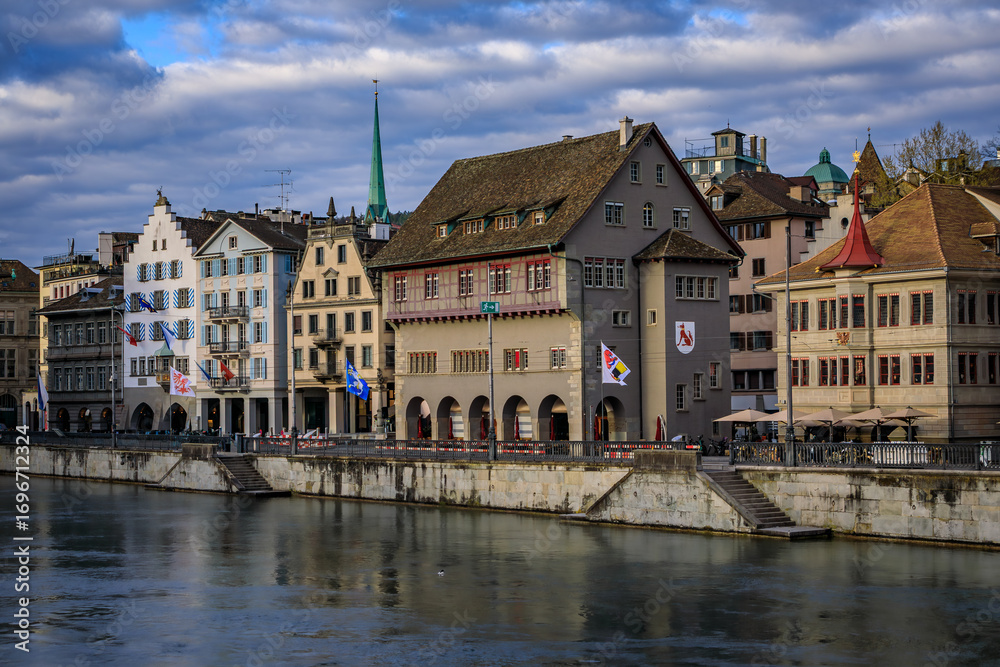 Fototapeta premium Cityscape of Zurich, Switzerland, view over the Limmat River in Altstadt