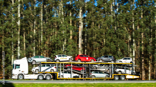 Efficient Auto Haul: Speed Meets Safety