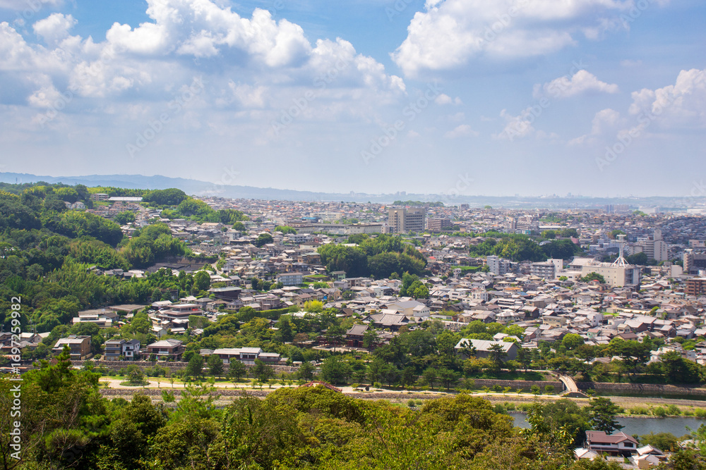 Fototapeta premium 大吉山展望台から望む宇治市の街並みと宇治川の風景