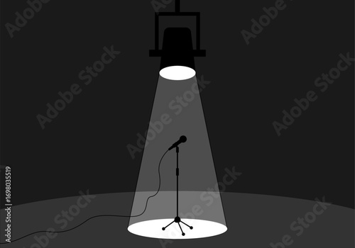 Micrófono solitario en el escenario