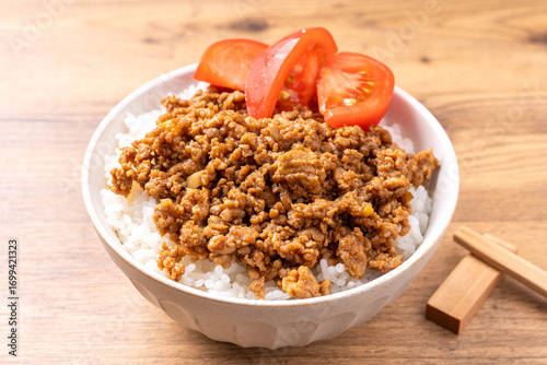 ソースそぼろ丼