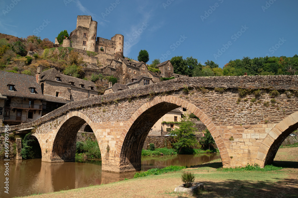 Fototapeta premium Belcastel village, castle and medieval bridge over Aveyron river, one of the most beautiful villages in France