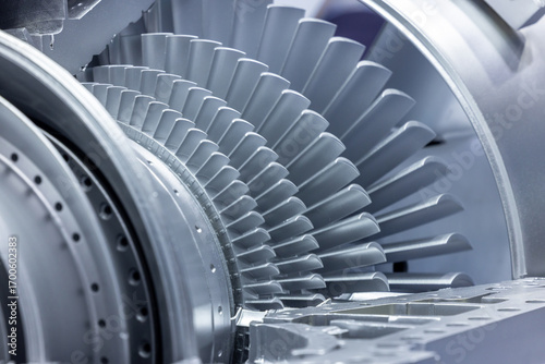 Foto Gas turbine engine with turbine blades, Industrial gas turbine engine, Steel bla