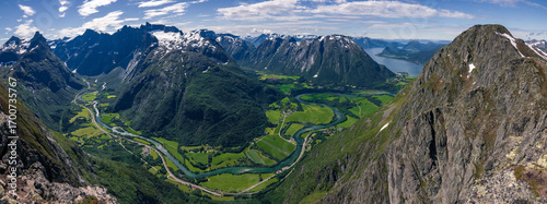 Beautiful Romsdalseggen hiking trail near Andalsnes (Norway)