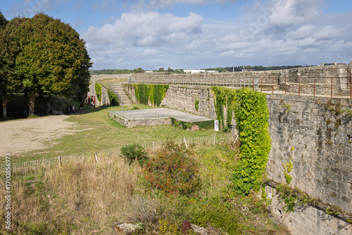 Blick von der Ville close in  Concarneau auf die Festungsmauern
