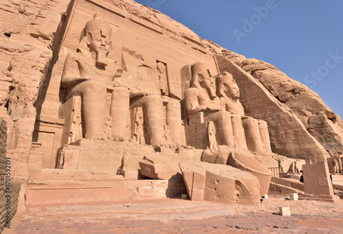 Tableau sur toile Abu Simbel is the most famous landmark in Aswan, Egypt