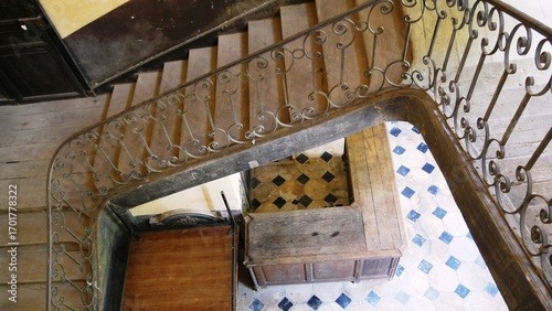 Photos Intérieur dégradé de l’abbaye cistercienne monastique du XIIème siècle Notre-Dame de Chéhéry à Chatel-Chéhéry dans les Ardennes