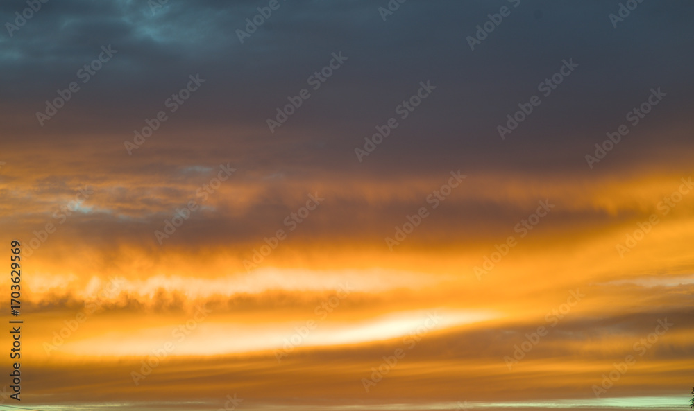 Obraz premium Sunset sky clouds in the evening on twilight