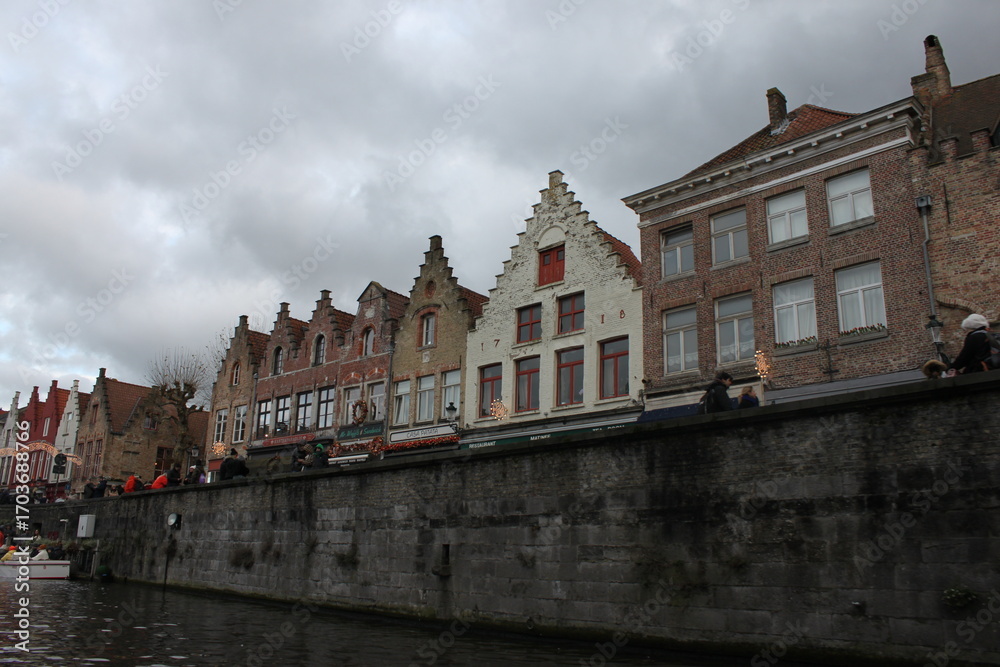 Naklejka premium canal in bruges belgium