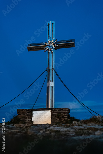 Stuhleck Sonnenaufgang - Alois Günther Haus - Region Joglland-Waldheimat - Oststeiermark - Gipfelkreuz
