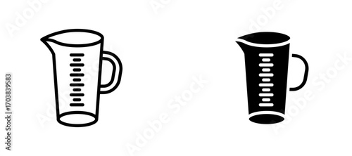 Measuring cup Icons in solid and liner versions.