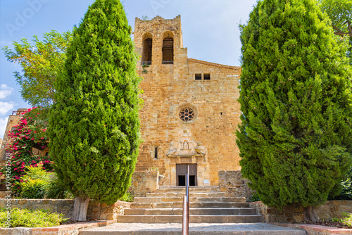 church Església de Sant Pere in Pals, Spain