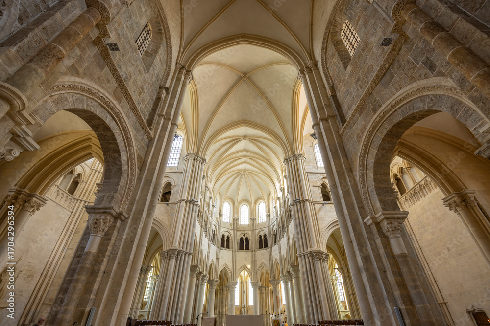 Obraz premium Interior of Vezelay Abbey showing arches, columns and nave in Bourgogne Franche Comte, France