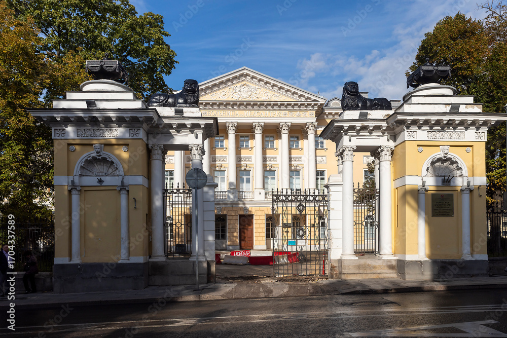 Fototapeta premium Moscow, Russia, August 25, 2025, Historic Yauzskaya Hospital Building and Gates in Moscow, Russia