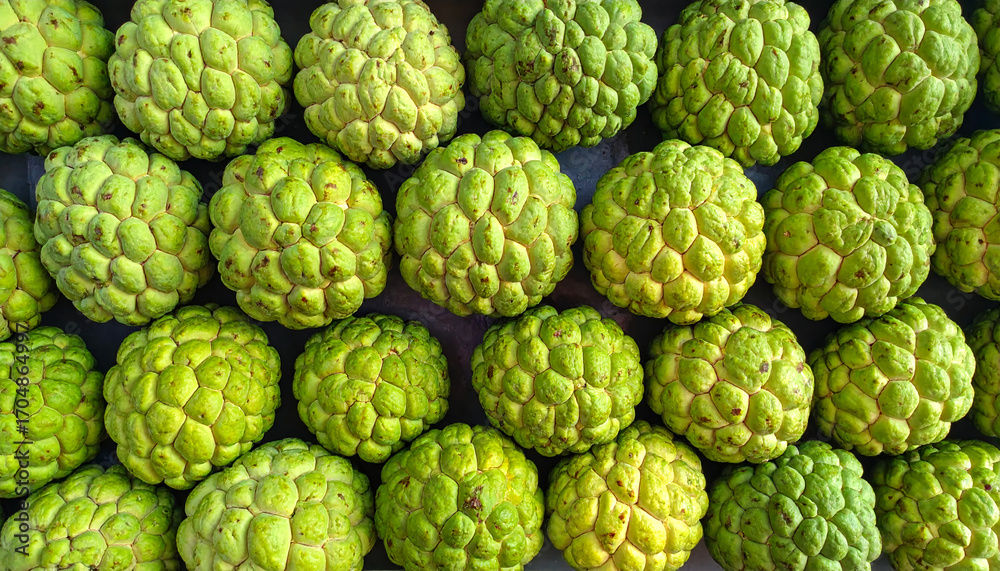Obraz premium Close-up of ripe, fresh soursop fruit, rich in vitamins and good for health.