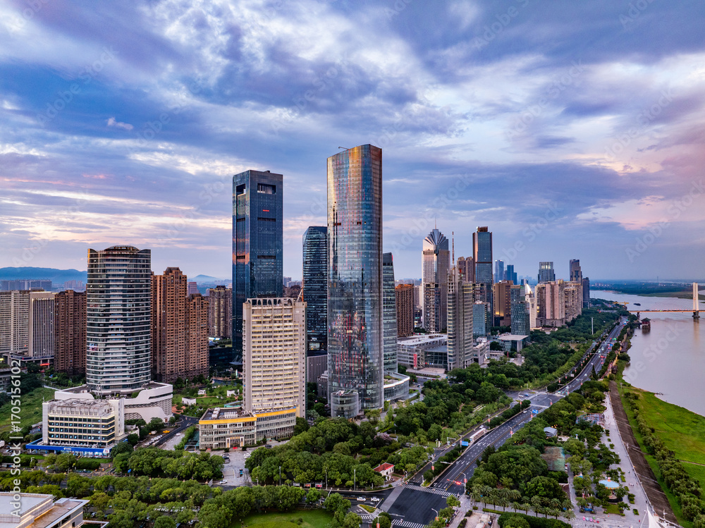 Obraz premium Shanghai skyline at sunset
