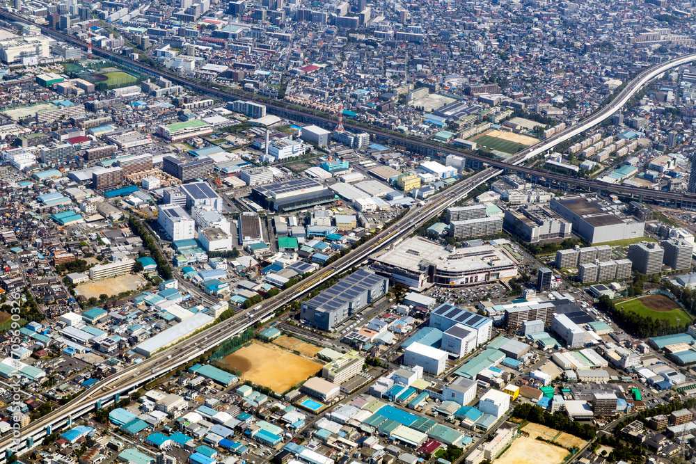 Fototapeta premium 埼玉県戸田市美女木付近の外環道を空撮