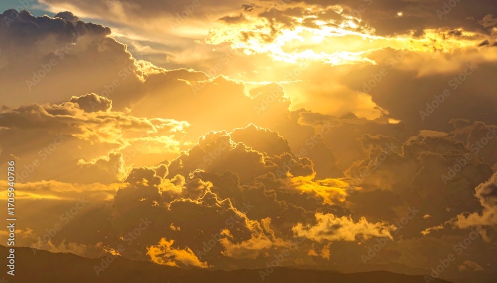 Fototapeta premium Golden Hour Sunset Sky Dramatic Cloudscape Nature Background.