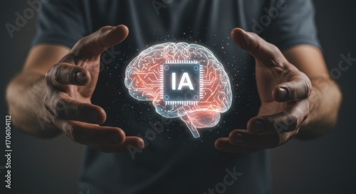 IA  Symbole d'icône- Cerveau numérique avec puce d’intelligence artificielle dans des mains humaines, symbole d’innovation, de développement technologique et de sécurité en ligne