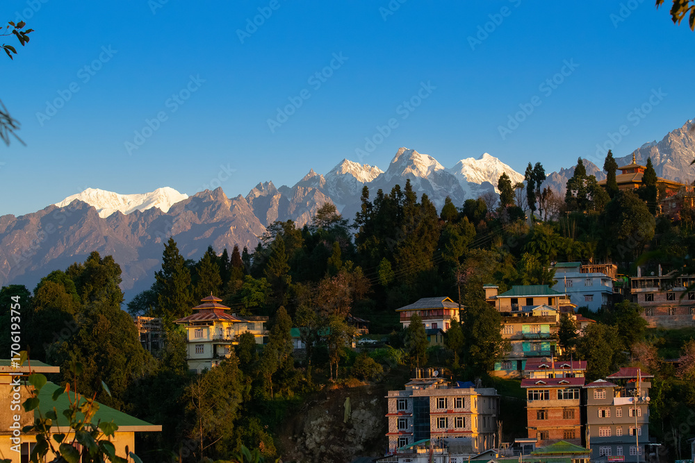 Obraz premium Beautiful view of Himalayan mountains at Ravangla, Sikkim. Himalaya is the great mountain range in Asia with more than 50 peaks , mostly highest, including mount Everest the highest in the world.