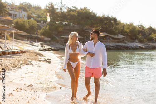 Couple enjoys a romantic st...