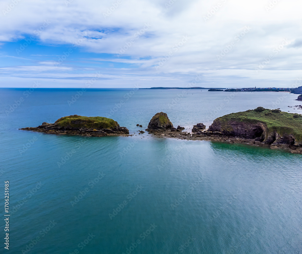 Obraz premium An aerial view of the headland at Monkstone Point, Pembrokeshire, Wales in springtime