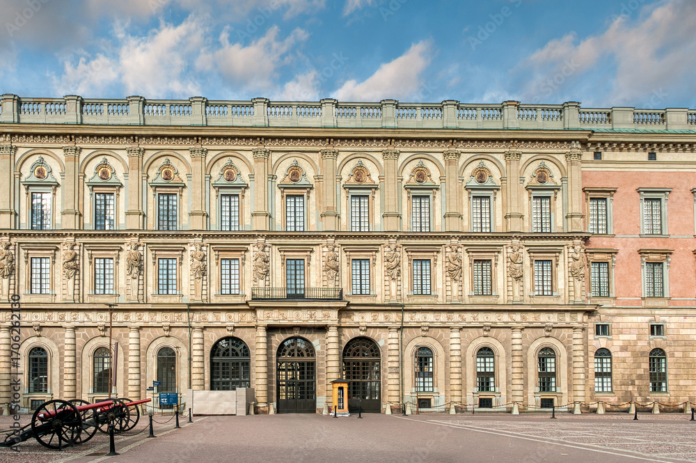 Obraz premium Stockholm, the capital of Sweden, encompasses 14 islands and more than 50 bridges in a vast archipelago in the Baltic Sea.