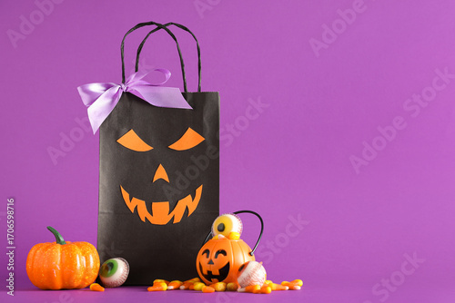 Halloween black gift bag wi...