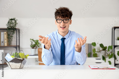 Young businessman video cha...