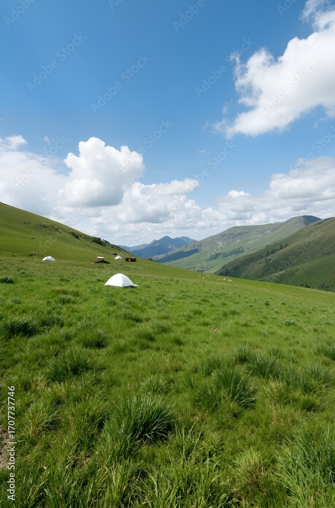 Obraz premium mountain landscape with blue sky and clouds