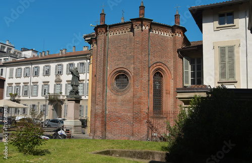 Milan is full of picturesque squares and sumptuous buildings. Piazza della Scala with its famous opera house and the Torre Velasca, a jewel of modern architecture.