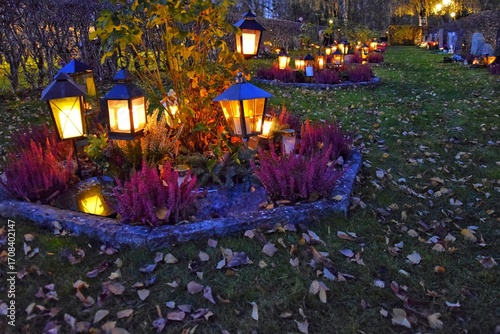On All Saints' Day eve, funeral candles and lanterns are lit in cemeteries in Sweden.