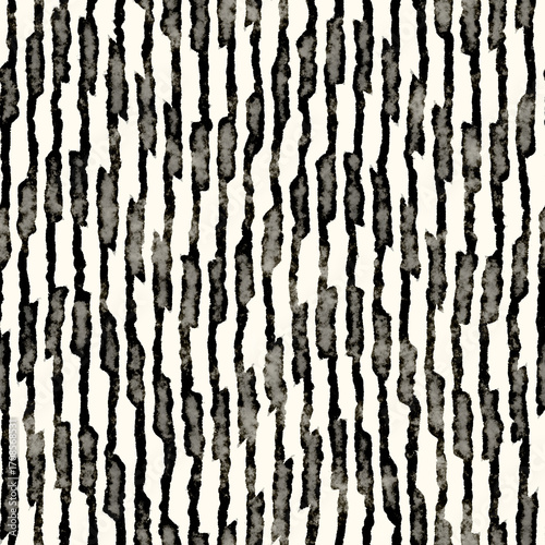 Washed Out Broken Striped Opical Wave Pattern