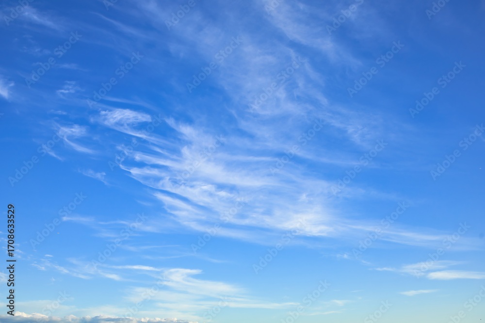Obraz premium Sky Replacement New Zealand Light Clouds on Blue Sky