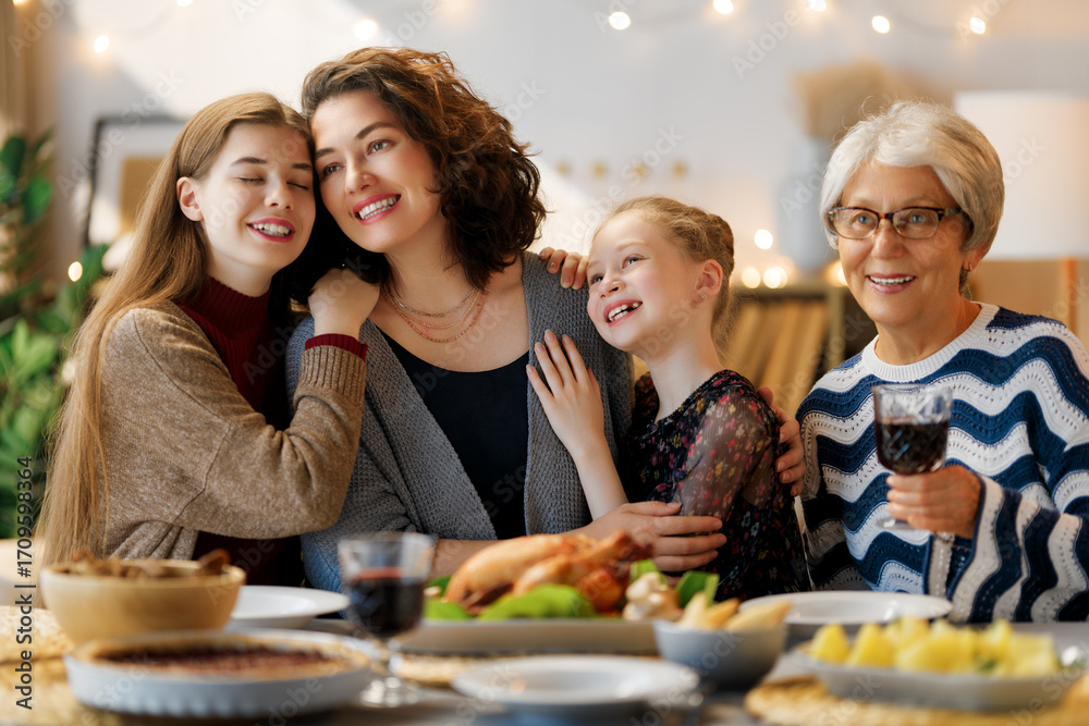 Fototapeta premium Family celebrating Thanksgiving Day