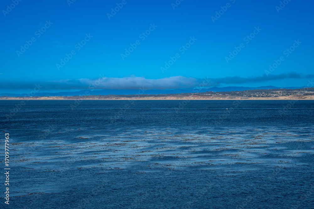 Obraz premium sea and blue sky