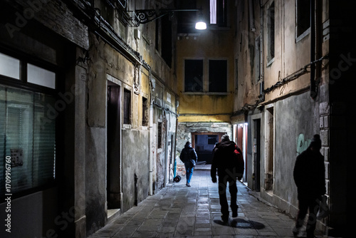 Night stroll through the Ghetto postern towards Cannaregio Canal