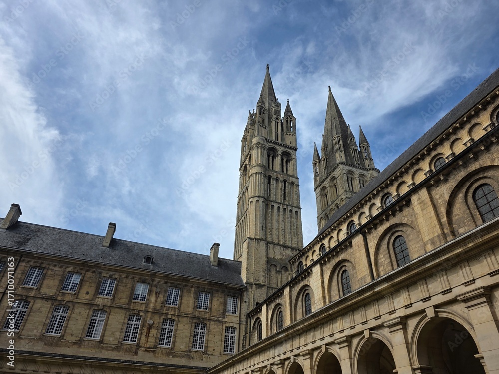 Fototapeta premium Eglise dans un monastère