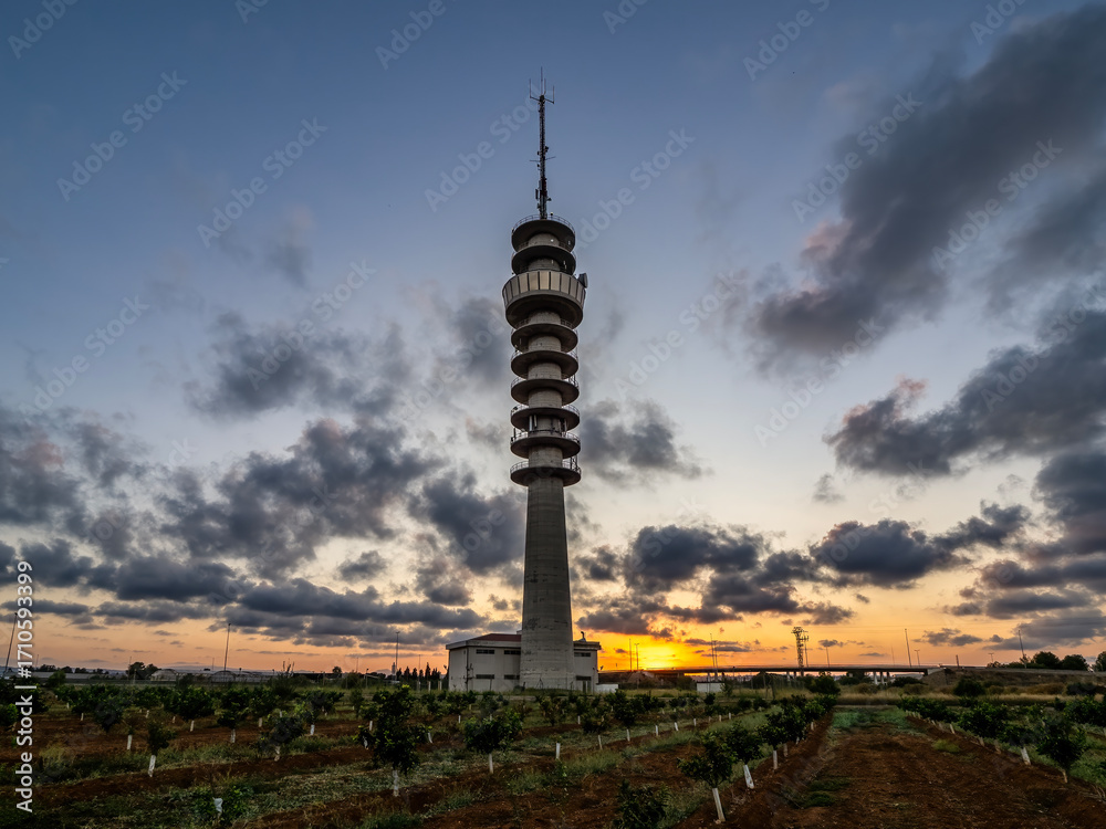 Obraz premium Catarroja telecommunications tower (Valencia, Spain) at sunset