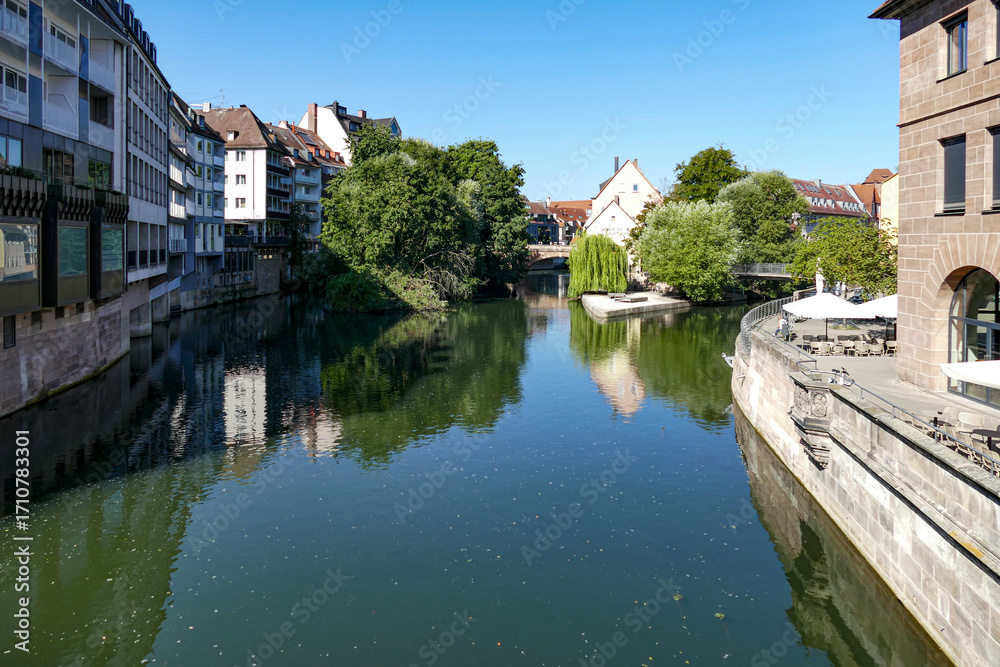 Obraz premium Canal in old town of Nurnberg, Germany