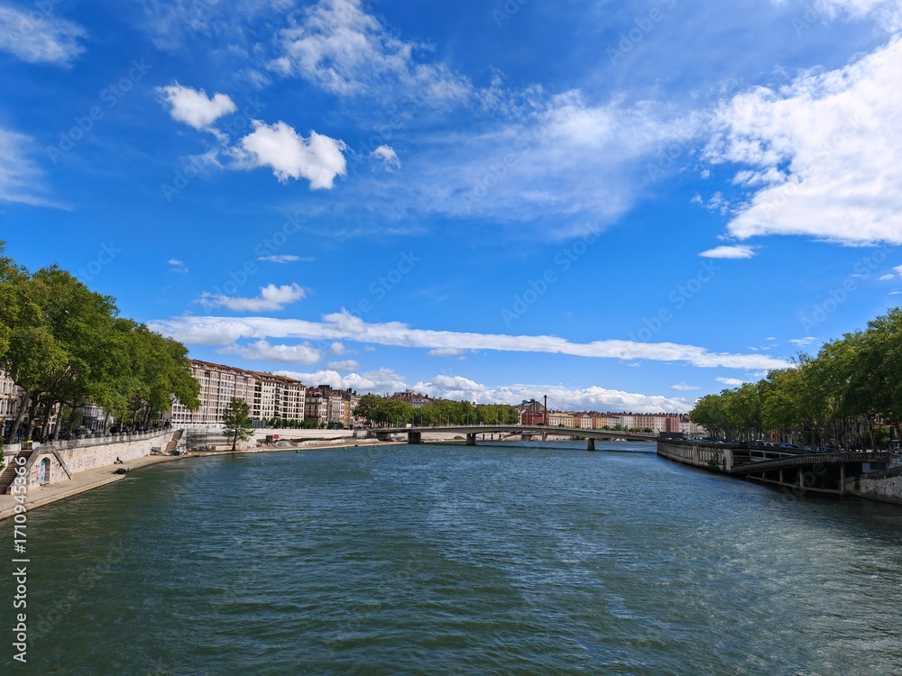 Obraz premium Saone river with bridge and embankment in Lyon